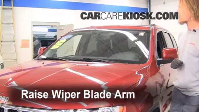 2011 Jeep Grand Cherokee Laredo 3.6L V6 Balais essuie-glace avant Changer les balais des essuie-glace